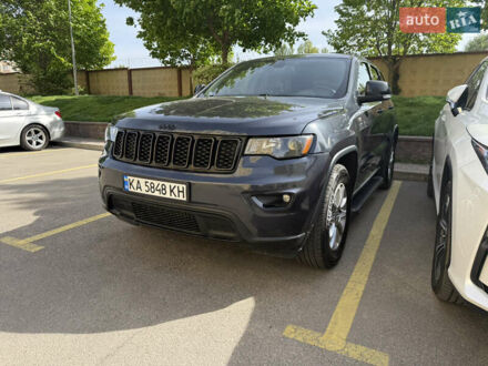 Джип Гранд Чероки 2015 в Киеве на Automoto.ua Серый Джип Гранд Чероки, объемом двигателя 3.6 л и пробегом 163 тыс. км за 18300 $, фото 1 на Automoto.ua
