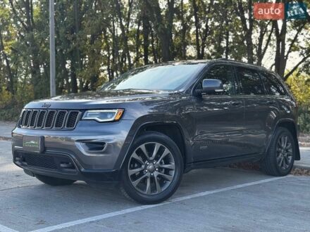 Сірий Джип Grand Cherokee, об'ємом двигуна 3.6 л та пробігом 168 тис. км за 22500 $, фото 1 на Automoto.ua