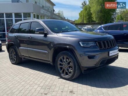 Джип Гранд Чероки 2016 в Житомире на Automoto.ua Серый Джип Гранд Чероки, объемом двигателя 3 л и пробегом 268 тыс. км за 21900 $, фото 1 на Automoto.ua