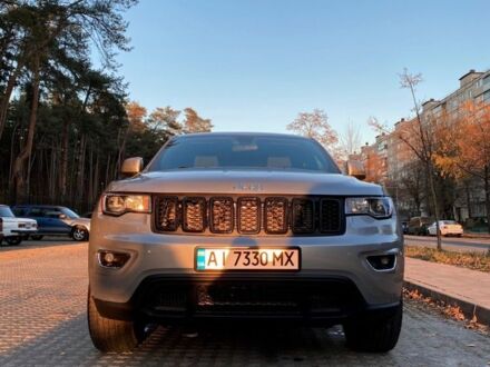 Сірий Джип Grand Cherokee, об'ємом двигуна 3.6 л та пробігом 99 тис. км за 15000 $, фото 1 на Automoto.ua