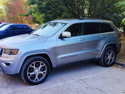Сірий Джип Grand Cherokee, об'ємом двигуна 3.6 л та пробігом 120 тис. км за 26000 $, фото 1 на Automoto.ua