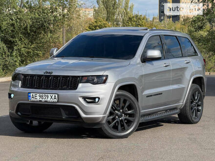 Сірий Джип Grand Cherokee, об'ємом двигуна 3.6 л та пробігом 124 тис. км за 22500 $, фото 1 на Automoto.ua