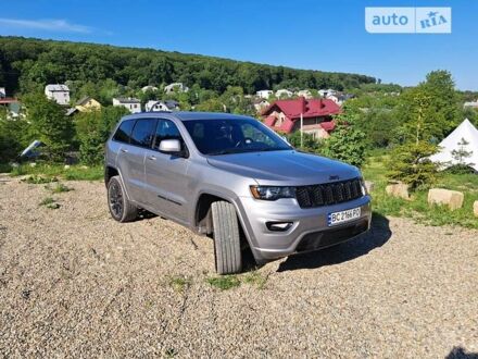Джип Grand Cherokee 2018 у Львові на Automoto.ua Сірий Джип Grand Cherokee, об'ємом двигуна 3.6 л та пробігом 110 тис. км за 32000 $, фото 1 на Automoto.ua