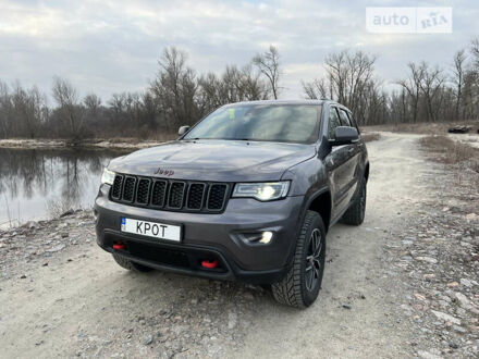 Сірий Джип Grand Cherokee, об'ємом двигуна 5.65 л та пробігом 99 тис. км за 38500 $, фото 1 на Automoto.ua