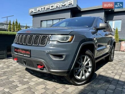 Джип Grand Cherokee 2018 у Києві на Automoto.ua Сірий Джип Grand Cherokee, об'ємом двигуна 5.7 л та пробігом 93 тис. км за 32900 $, фото 1 на Automoto.ua