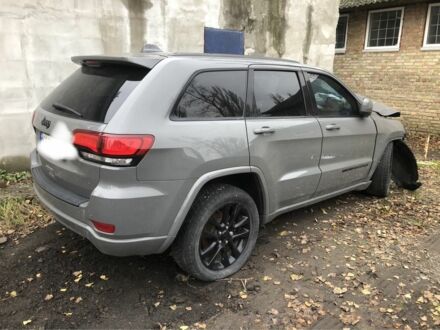Сірий Джип Grand Cherokee, об'ємом двигуна 0 л та пробігом 50 тис. км за 6000 $, фото 1 на Automoto.ua