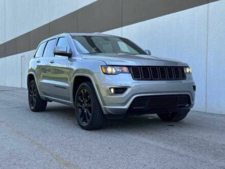 Джип Grand Cherokee 2020 у Полтаві на Automoto.ua Сірий Джип Grand Cherokee, об'ємом двигуна 3.6 л та пробігом 55 тис. км за 15600 $, фото 1 на Automoto.ua