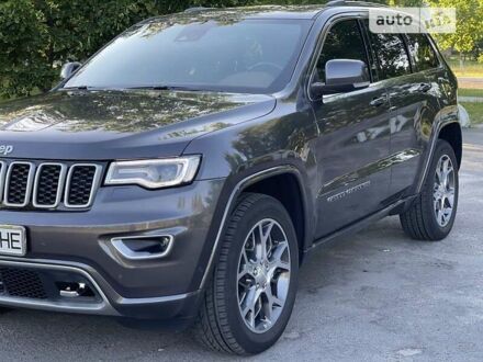 Сірий Джип Grand Cherokee, об'ємом двигуна 0 л та пробігом 25 тис. км за 55000 $, фото 1 на Automoto.ua