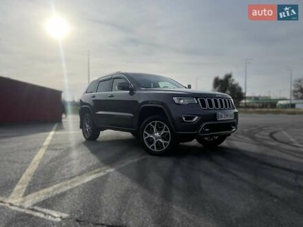 Сірий Джип Grand Cherokee, об'ємом двигуна 3 л та пробігом 38 тис. км за 45500 $, фото 1 на Automoto.ua