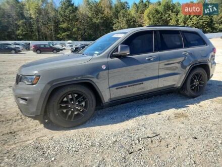 Серый Джип Гранд Чероки, объемом двигателя 5.65 л и пробегом 83 тыс. км за 13300 $, фото 1 на Automoto.ua