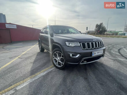 Серый Джип Гранд Чероки, объемом двигателя 3 л и пробегом 38 тыс. км за 46500 $, фото 1 на Automoto.ua