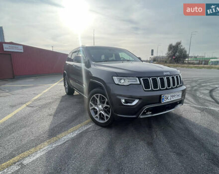 Серый Джип Гранд Чероки, объемом двигателя 3 л и пробегом 38 тыс. км за 46500 $, фото 1 на Automoto.ua