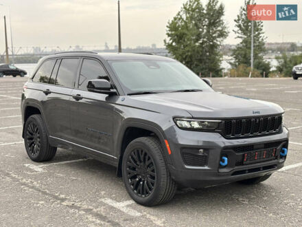 Джип Grand Cherokee 2022 у Києві на Automoto.ua Сірий Джип Grand Cherokee, об'ємом двигуна 2 л та пробігом 25 тис. км за 67777 $, фото 1 на Automoto.ua