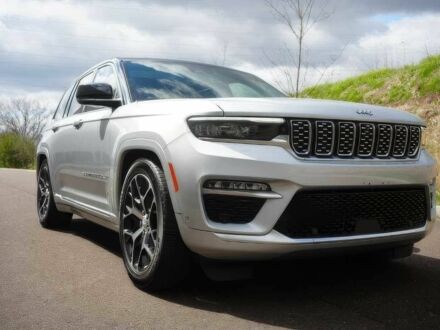 Джип Grand Cherokee 2022 у Мукачеве на Automoto.ua Сірий Джип Grand Cherokee, об'ємом двигуна 5.7 л та пробігом 26 тис. км за 35000 $, фото 1 на Automoto.ua