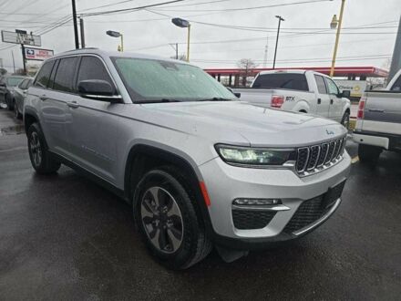 Серый Джип Гранд Чероки, объемом двигателя 0 л и пробегом 118 тыс. км за 18000 $, фото 1 на Automoto.ua