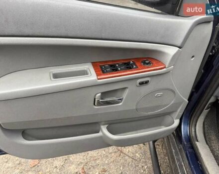 Синий Джип Гранд Чероки, объемом двигателя 5.65 л и пробегом 230 тыс. км за 15900 $, фото 15 на Automoto.ua