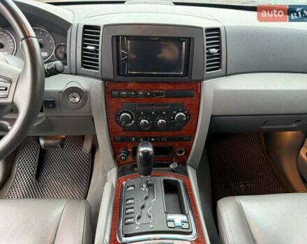 Синий Джип Гранд Чероки, объемом двигателя 5.65 л и пробегом 230 тыс. км за 15900 $, фото 19 на Automoto.ua