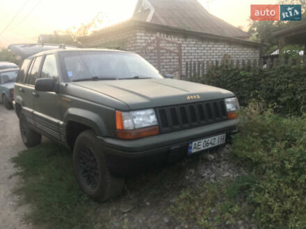 Джип Гранд Чероки 1993 в Киеве на Automoto.ua Зеленый Джип Гранд Чероки, объемом двигателя 5.2 л и пробегом 247 тыс. км за 4800 $, фото 1 на Automoto.ua