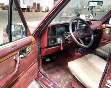 Красный Джип Гранд Вагонер, объемом двигателя 2.1 л и пробегом 400 тыс. км за 3000 $, фото 10 на Automoto.ua