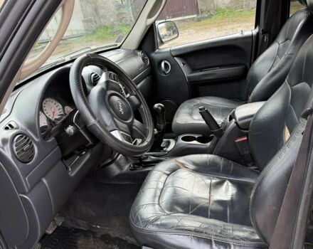Джип Либерти 2002 в Харькове на Automoto.ua Черный Джип Либерти, объемом двигателя 2.5 л и пробегом 231 тыс. км за 3500 $, фото 6 на Automoto.ua