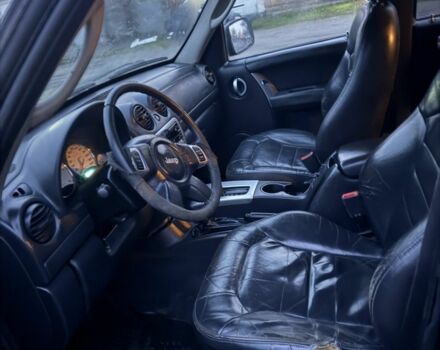 Чорний Джип Liberty, об'ємом двигуна 2.5 л та пробігом 307 тис. км за 3600 $, фото 6 на Automoto.ua