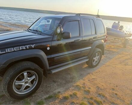 Чорний Джип Liberty, об'ємом двигуна 2.8 л та пробігом 309 тис. км за 10000 $, фото 3 на Automoto.ua
