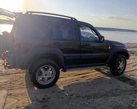 Чорний Джип Liberty, об'ємом двигуна 2.8 л та пробігом 309 тис. км за 10000 $, фото 5 на Automoto.ua