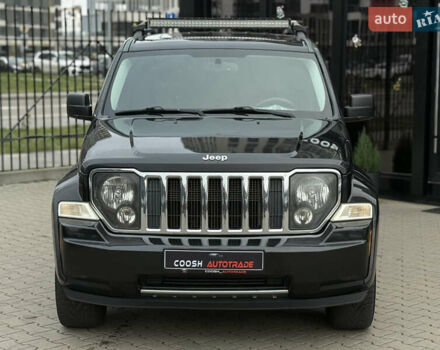 Черный Джип Либерти, объемом двигателя 3.7 л и пробегом 257 тыс. км за 6999 $, фото 3 на Automoto.ua