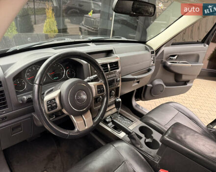 Черный Джип Либерти, объемом двигателя 3.7 л и пробегом 257 тыс. км за 6999 $, фото 12 на Automoto.ua