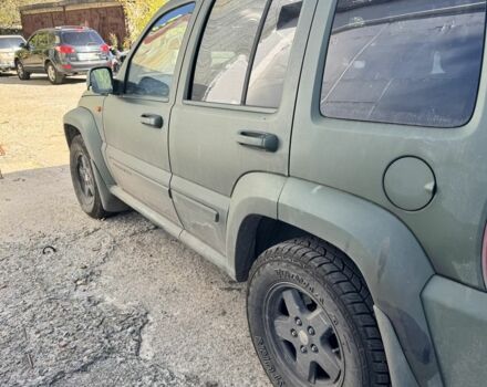 Черный Джип Либерти, объемом двигателя 2.8 л и пробегом 145 тыс. км за 4000 $, фото 3 на Automoto.ua