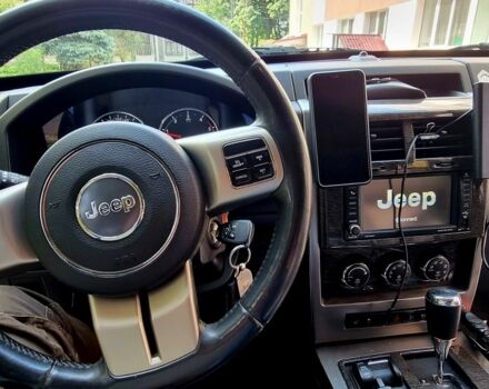 Чорний Джип Liberty, об'ємом двигуна 0.28 л та пробігом 197 тис. км за 13800 $, фото 5 на Automoto.ua