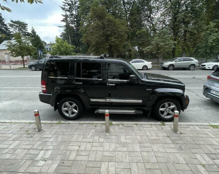 Чорний Джип Liberty, об'ємом двигуна 3.7 л та пробігом 180 тис. км за 8900 $, фото 1 на Automoto.ua