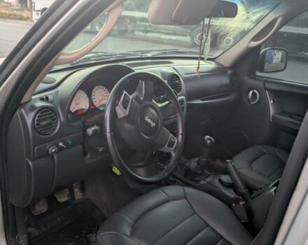 Серый Джип Либерти, объемом двигателя 2.5 л и пробегом 230 тыс. км за 6800 $, фото 7 на Automoto.ua