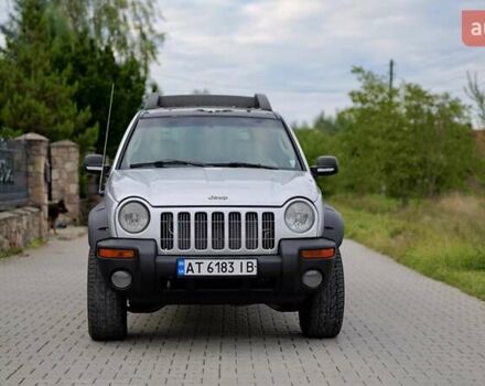 Серый Джип Либерти, объемом двигателя 3.7 л и пробегом 290 тыс. км за 7500 $, фото 1 на Automoto.ua