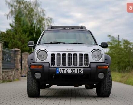 Серый Джип Либерти, объемом двигателя 3.7 л и пробегом 290 тыс. км за 7500 $, фото 2 на Automoto.ua