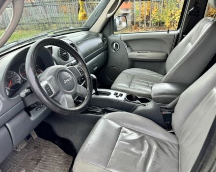 Джип Liberty 2006 у Люботине на Automoto.ua Сірий Джип Liberty, об'ємом двигуна 2.8 л та пробігом 300 тис. км за 3500 $, фото 10 на Automoto.ua