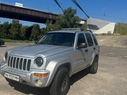 Джип Либерти 2003 в Киеве на Automoto.ua Серый Джип Либерти, объемом двигателя 2.5 л и пробегом 361 тыс. км за 6000 $, фото 1 на Automoto.ua