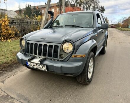 Джип Либерти 2006 в Люботине на Automoto.ua Серый Джип Либерти, объемом двигателя 2.8 л и пробегом 300 тыс. км за 3500 $, фото 1 на Automoto.ua