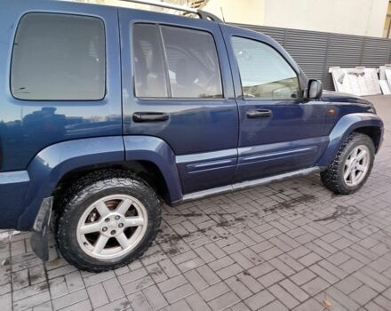 Синий Джип Либерти, объемом двигателя 3.7 л и пробегом 260 тыс. км за 6000 $, фото 3 на Automoto.ua