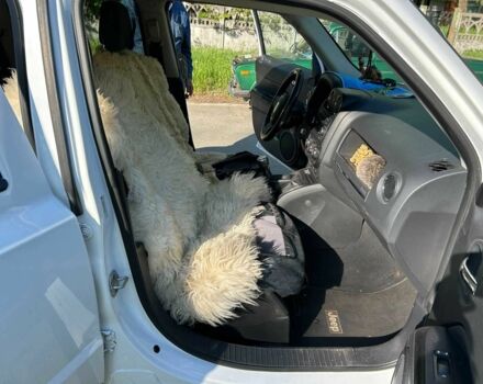 Белый Джип Патриот, объемом двигателя 2.36 л и пробегом 167 тыс. км за 12300 $, фото 2 на Automoto.ua