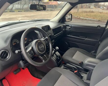 Белый Джип Патриот, объемом двигателя 2 л и пробегом 210 тыс. км за 8500 $, фото 6 на Automoto.ua