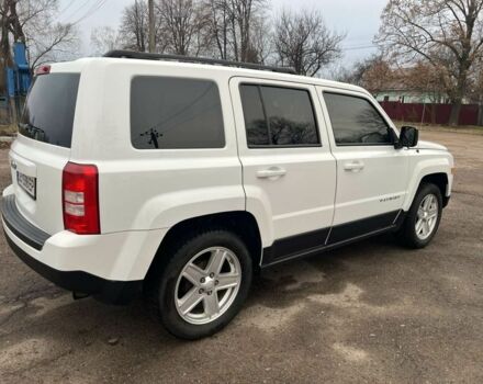Белый Джип Патриот, объемом двигателя 2 л и пробегом 210 тыс. км за 8500 $, фото 3 на Automoto.ua
