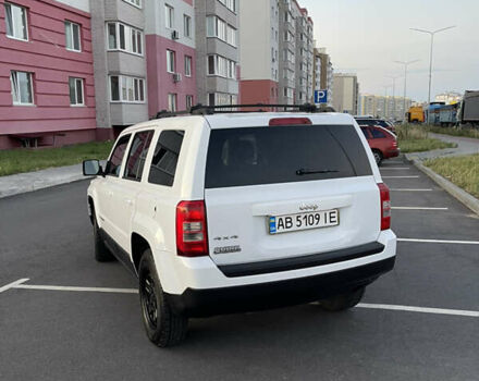 Белый Джип Патриот, объемом двигателя 2.36 л и пробегом 270 тыс. км за 7250 $, фото 3 на Automoto.ua