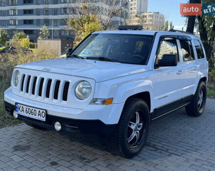 Белый Джип Патриот, объемом двигателя 2 л и пробегом 200 тыс. км за 9200 $, фото 1 на Automoto.ua