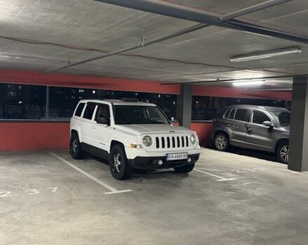 Белый Джип Патриот, объемом двигателя 2 л и пробегом 220 тыс. км за 9300 $, фото 5 на Automoto.ua