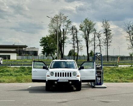 Белый Джип Патриот, объемом двигателя 2 л и пробегом 220 тыс. км за 9300 $, фото 7 на Automoto.ua