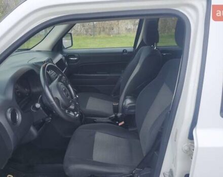 Белый Джип Патриот, объемом двигателя 2.4 л и пробегом 328 тыс. км за 7200 $, фото 11 на Automoto.ua