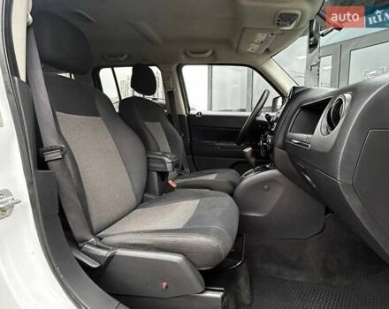 Белый Джип Патриот, объемом двигателя 2 л и пробегом 138 тыс. км за 8690 $, фото 13 на Automoto.ua