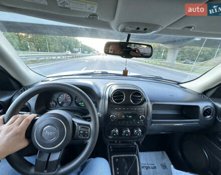 Белый Джип Патриот, объемом двигателя 2 л и пробегом 200 тыс. км за 9200 $, фото 7 на Automoto.ua