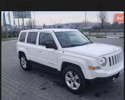 Білий Джип Patriot, об'ємом двигуна 2.4 л та пробігом 325 тис. км за 8500 $, фото 1 на Automoto.ua